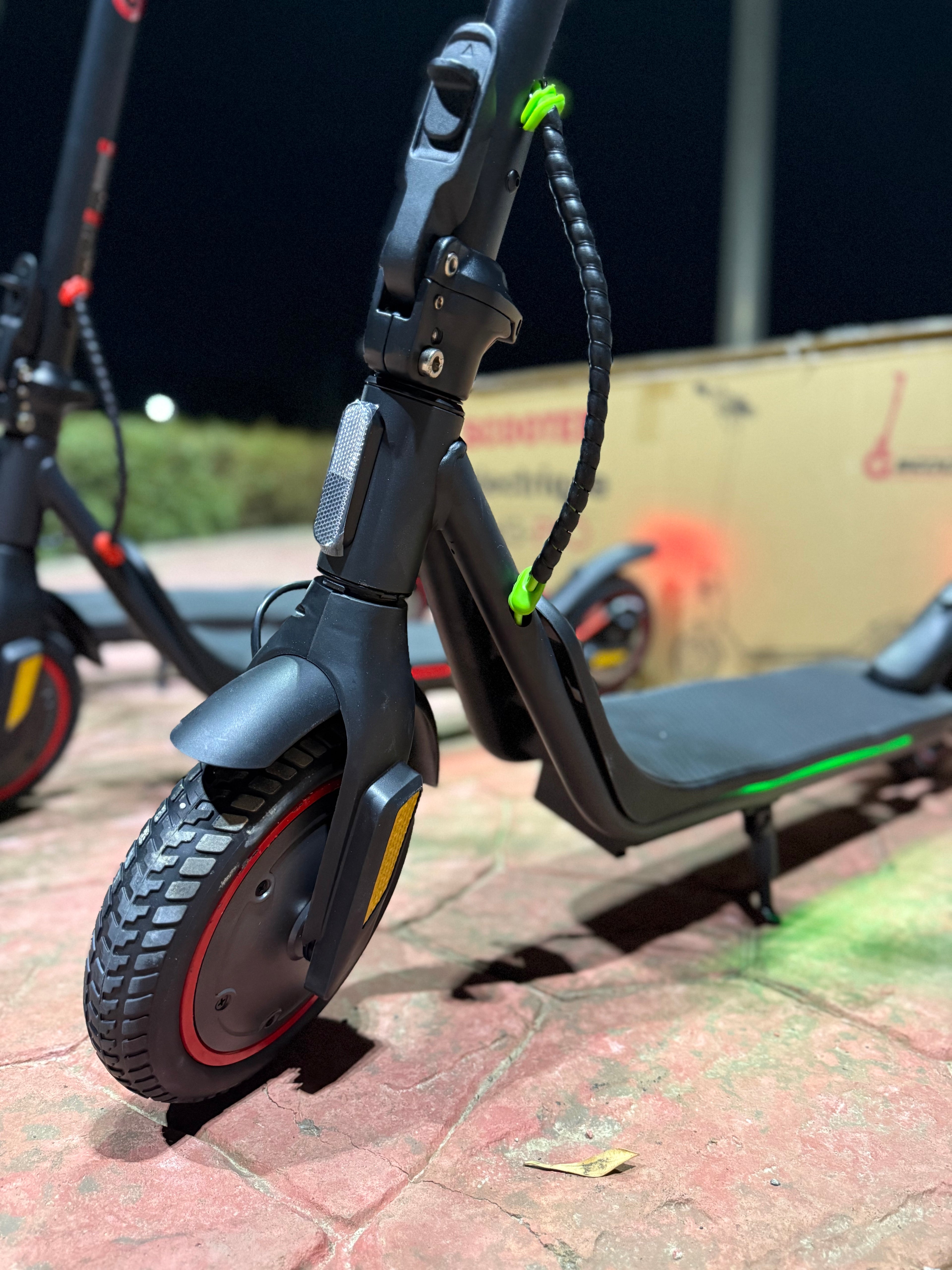 SCOOTER ELECTRIC M 3 PRO سكوتر كهربائي